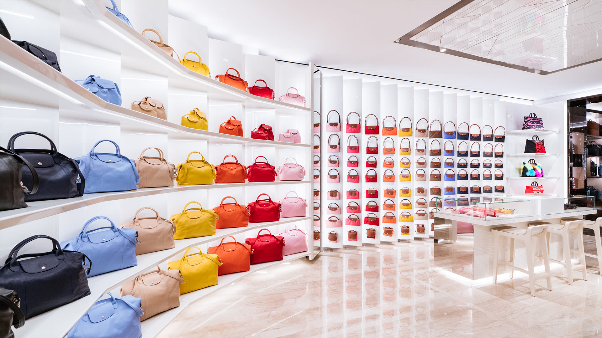 Longchamp Outlet Store nahe Frankfurt Wertheim Village