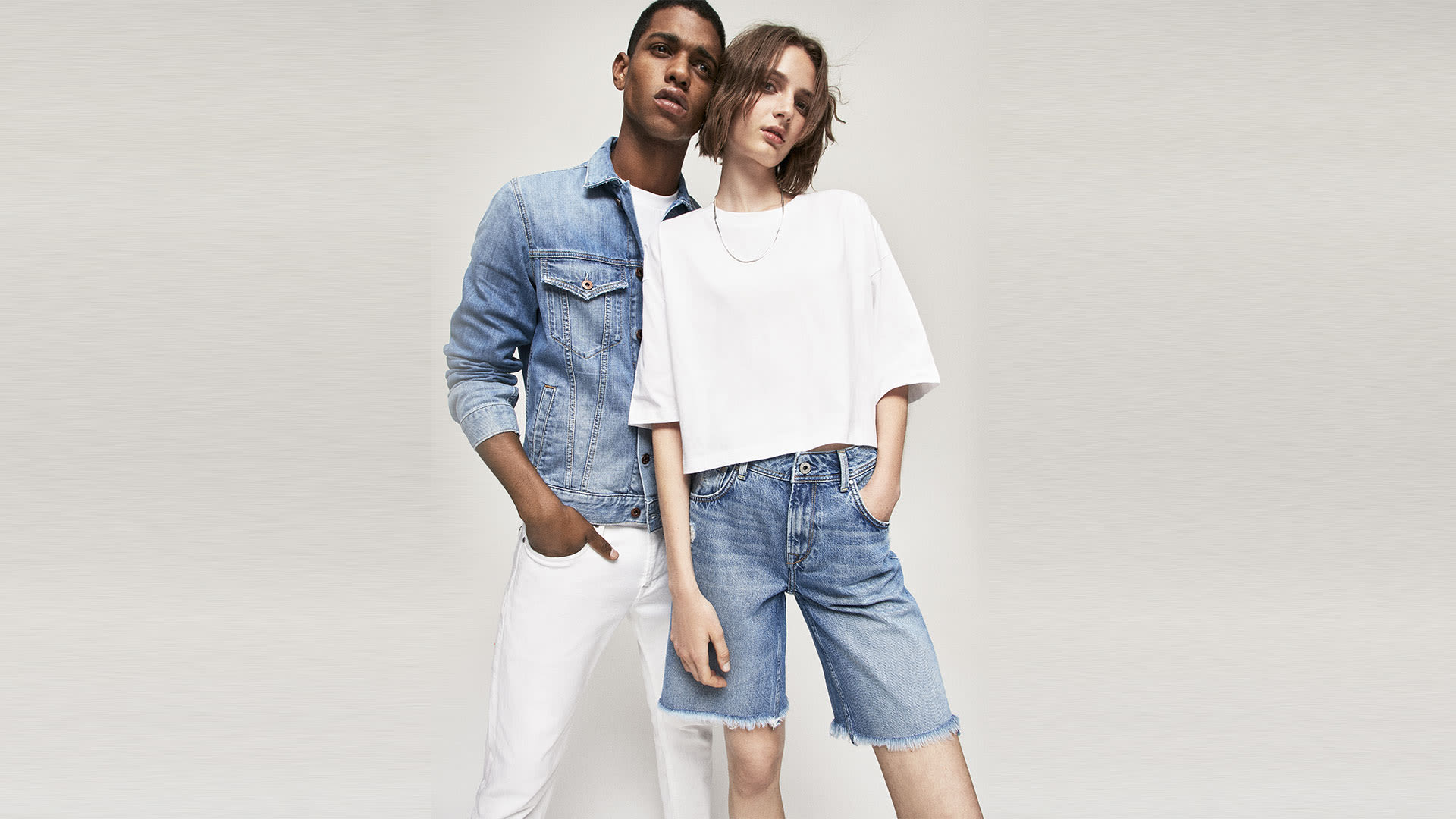 Photo pepe jeans with a boy and a girl
