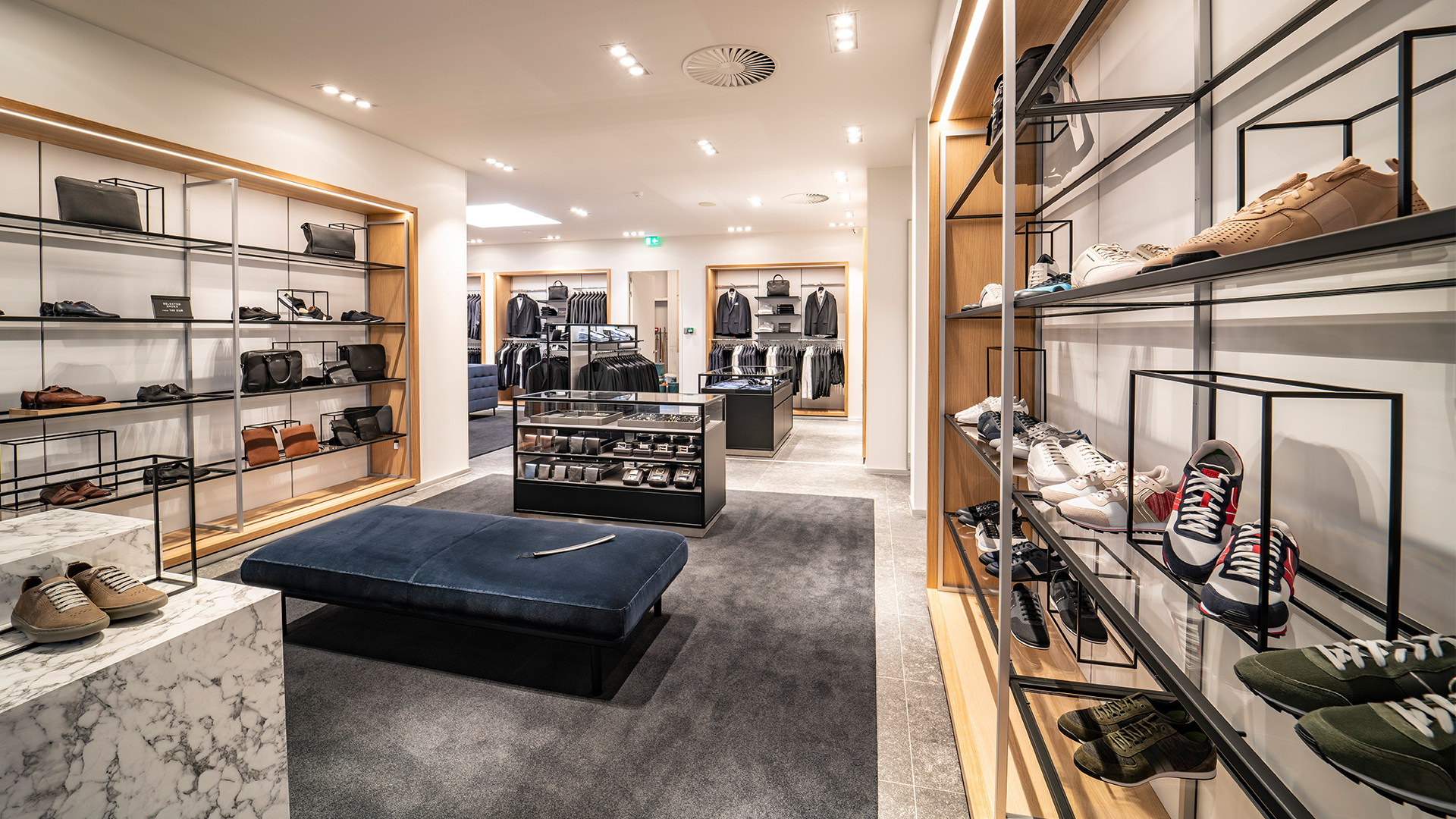 Outlet: De meest stijlvolle luxemerken aan de beste prijzen: zo werkt het.  | Maasmechelen Village