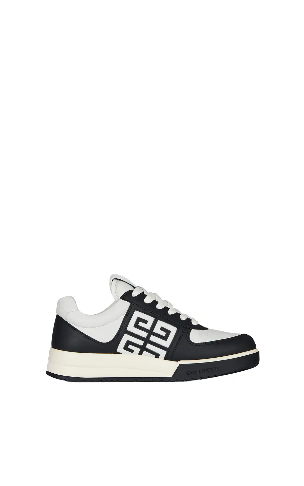 Givenchy Baskets basses G4 noires blanches La Vallée Village