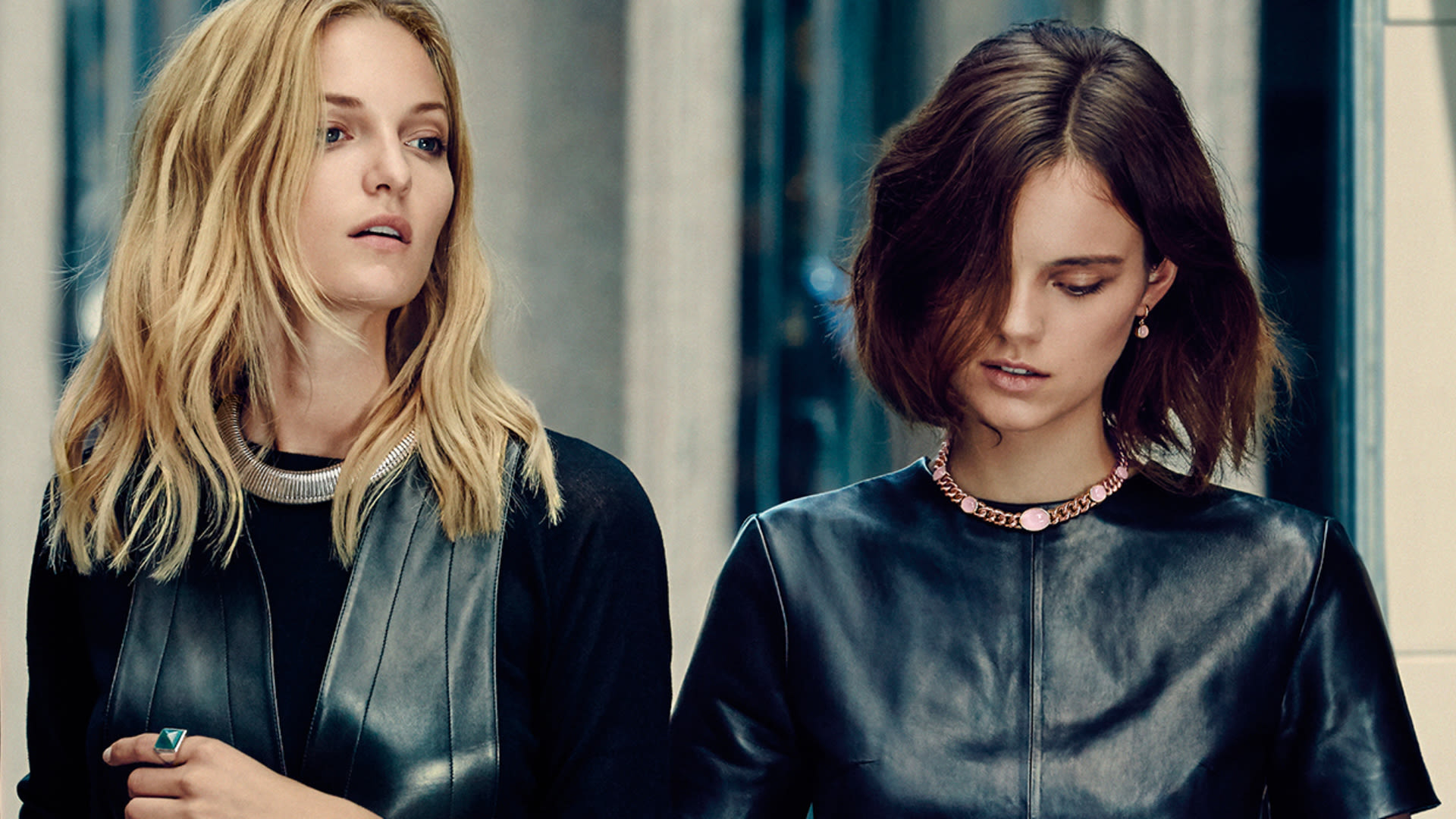 Model with aristocrazy jewellery