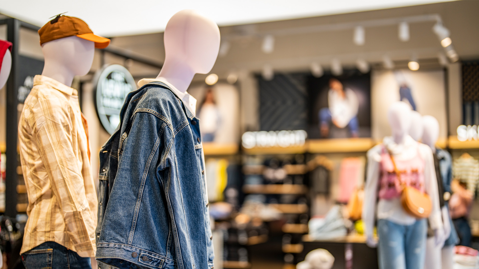 Levi's Outlet Store UK | Jeans & More | Bicester Village