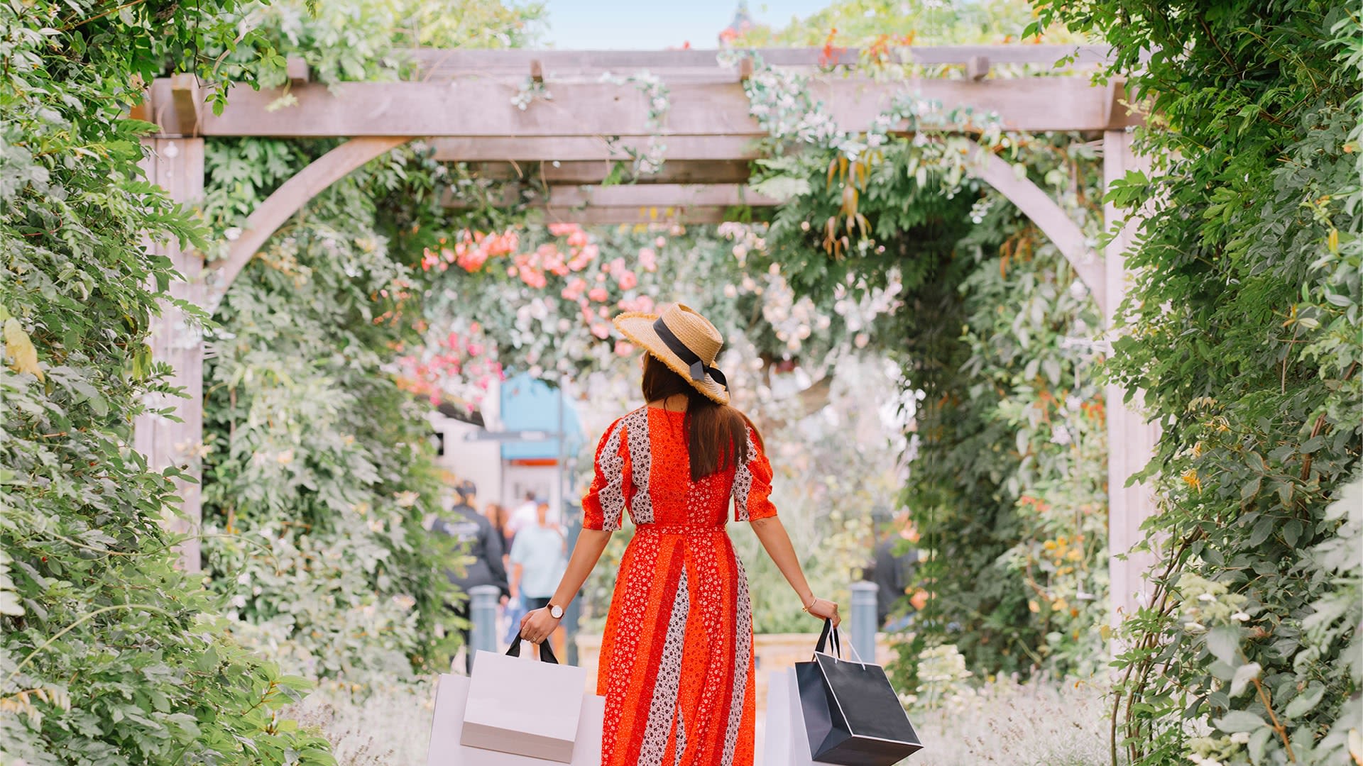 Maasmechelen Village outlet shopping open on Sunday