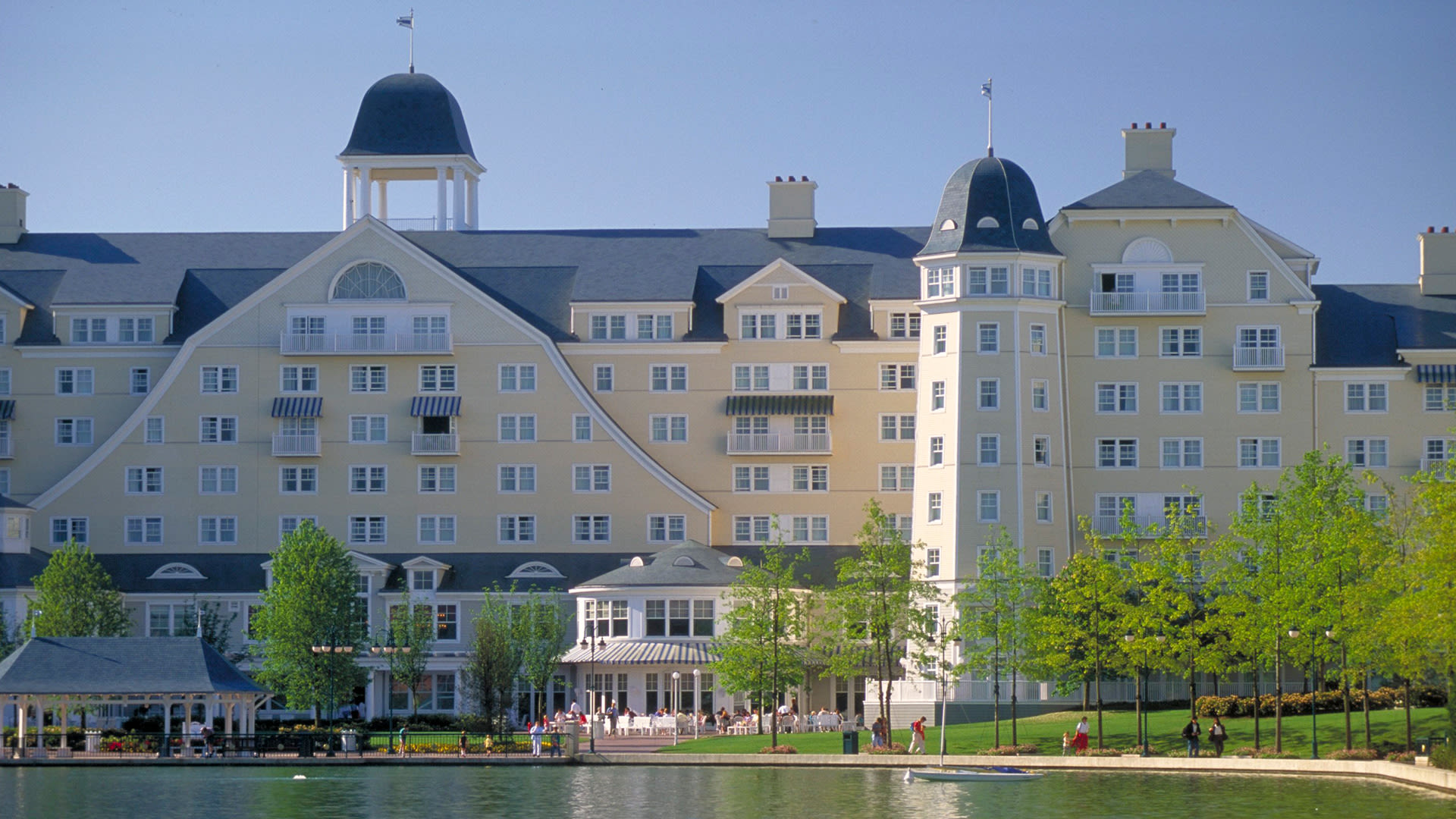 Disneyland® Paris Hotels | La Vallée Village Disneyland® Paris Hotels | La Vallée Village